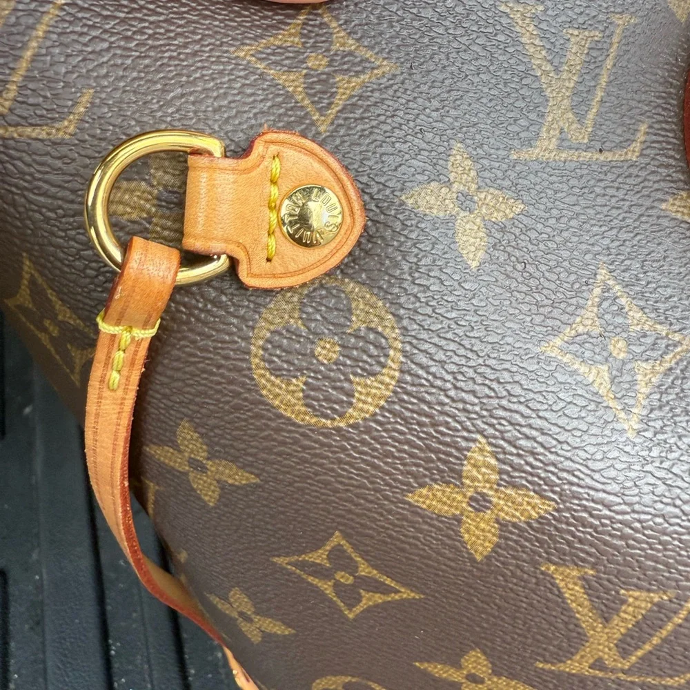 Authentic Louis Vuitton Neverfull MM - Picture 12 of 15